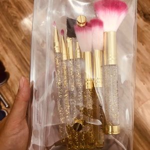 Juicy couture makeup brushes